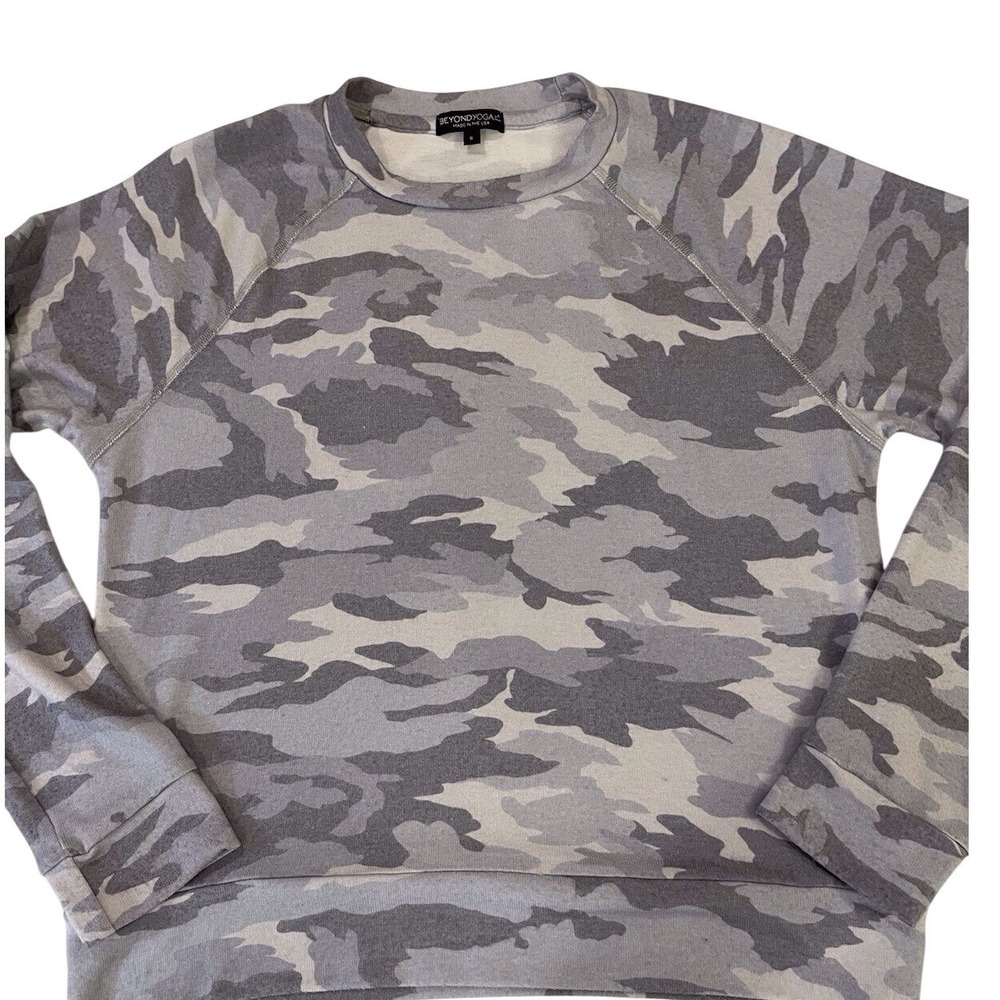 Beyond Yoga gray camo camouflage soft long sleeve top size small - Picture 1 of 16